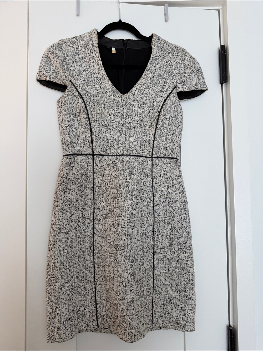Black and White V‑Neck Midi Dress with Contrast Seams